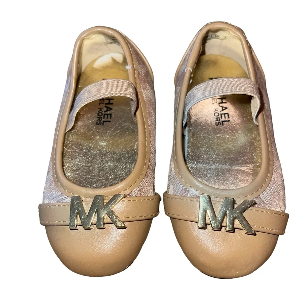 Michael Kors Infant Ballet Slip On Shoes Size 5 Elastic Strap Tan Beige MK Logo